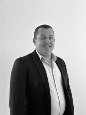 Laurent HOCQUET, responsable de l'agence immobilière Logéhome