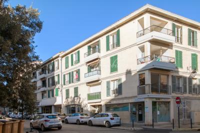 A vendre, Luberon, Cavaillon, Appartement de type 4 d'environ 72 m² balcon box et cave vendu loué. CAVAILLON