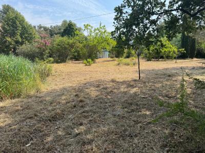 VIDAUBAN : Terrain 1385m2 proche centre / Emprise 207 m2