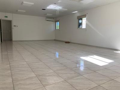Local 0 pièce(s)  de 150 m² env.  Agence Accord Immobilier, Martinique