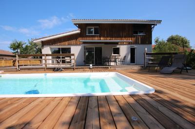 LOCATION Cazaux belle villa avec piscine chauffée, 4 Chambres, près du lac et ses plages BASSIN D