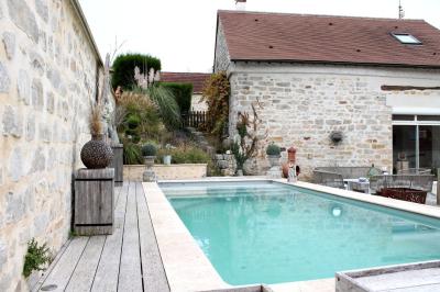 Maison ancienne - 3 chambres - 5 pièces - 196 m² - piscine - Terrain 840 m²