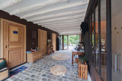 Proche de Milly La Forêt, maison de  charme ancienne 4 chambres, grande pièce à vivre, piscine, garage, calme