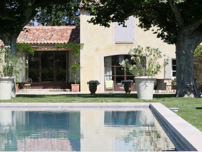 Location saisonnière de charme, Luberon, Lagnes, 5 chambres, jardin et piscine