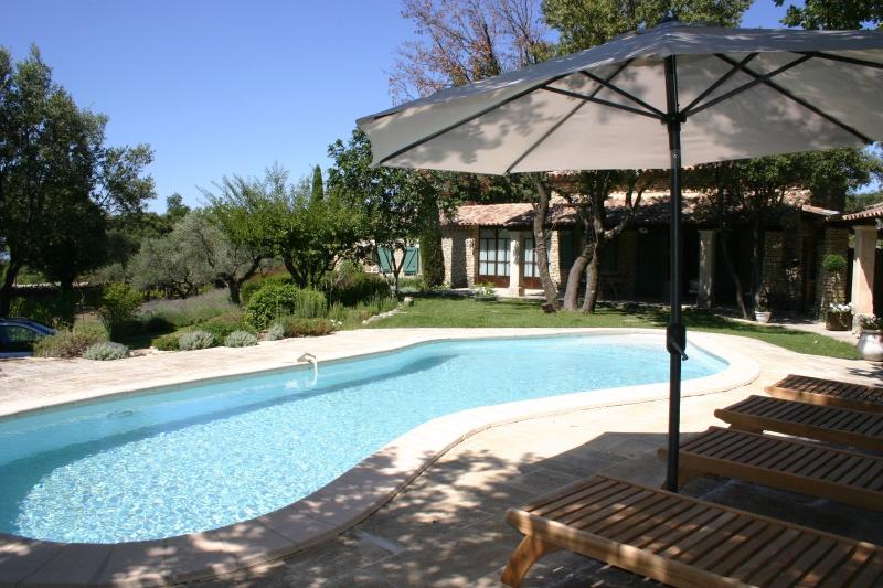 Location S, Luberon, Gordes, 4 chambres, jardin et piscine