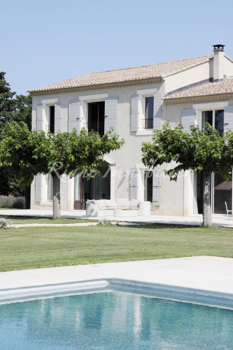 Superbe Bastide provençale, 6 chambres, parc et piscine, Le thor