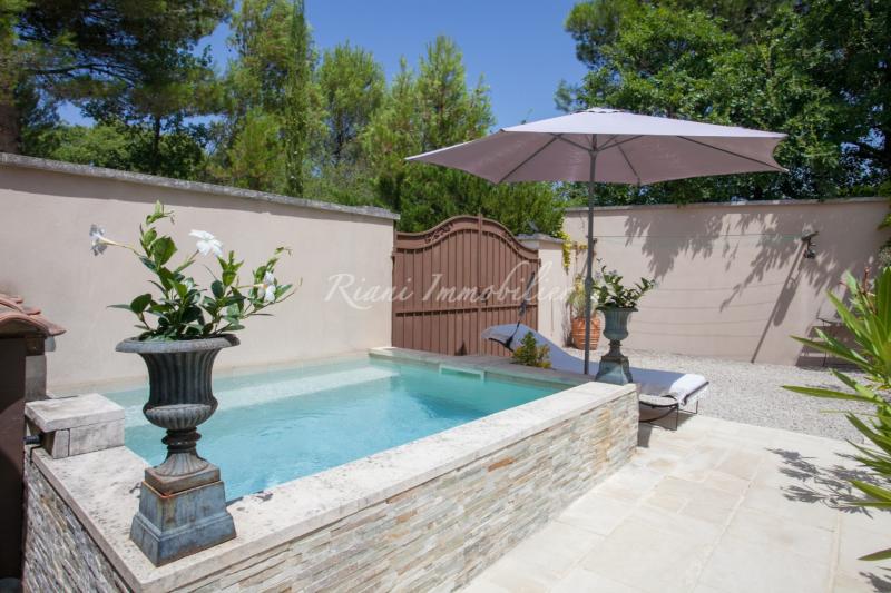 A vendre, Luberon, Lacoste, propriété de 250 m² 7 chambres, parc  de 3 887 m², piscine chauffée, bassin, terrasses et garage