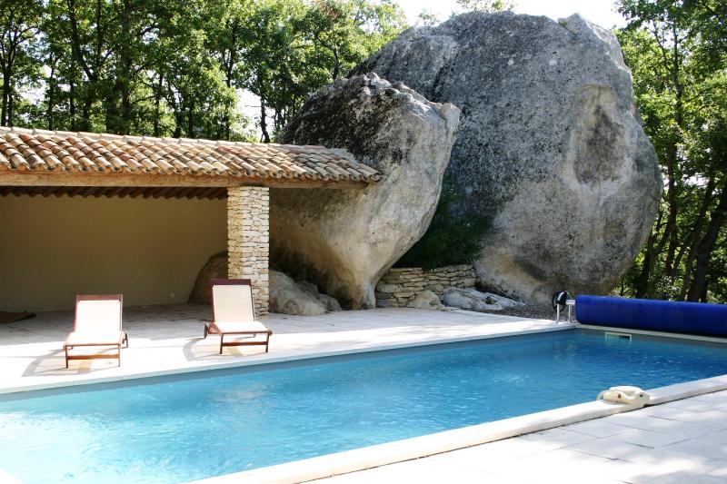 Location Saisonnière de Luxe, à Gordes, 4 chambres, piscine.