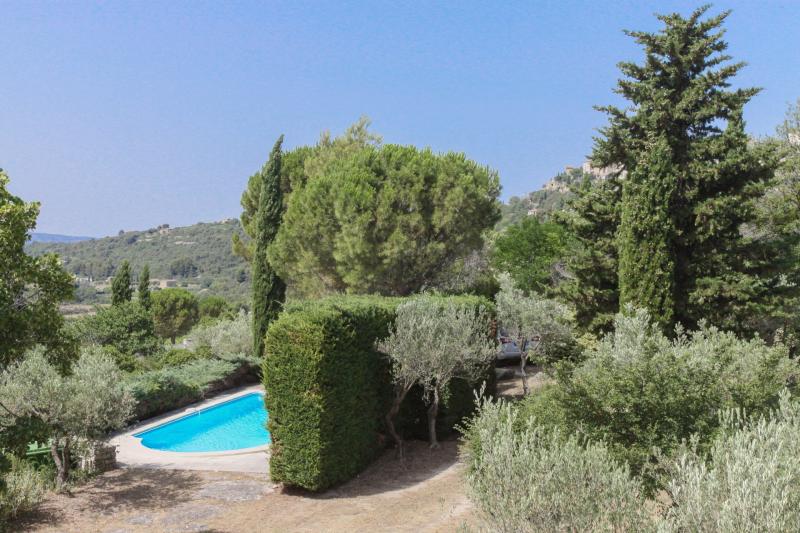 Location de vacances Luberon, Gordes, 4 chambres, jardin et piscine.