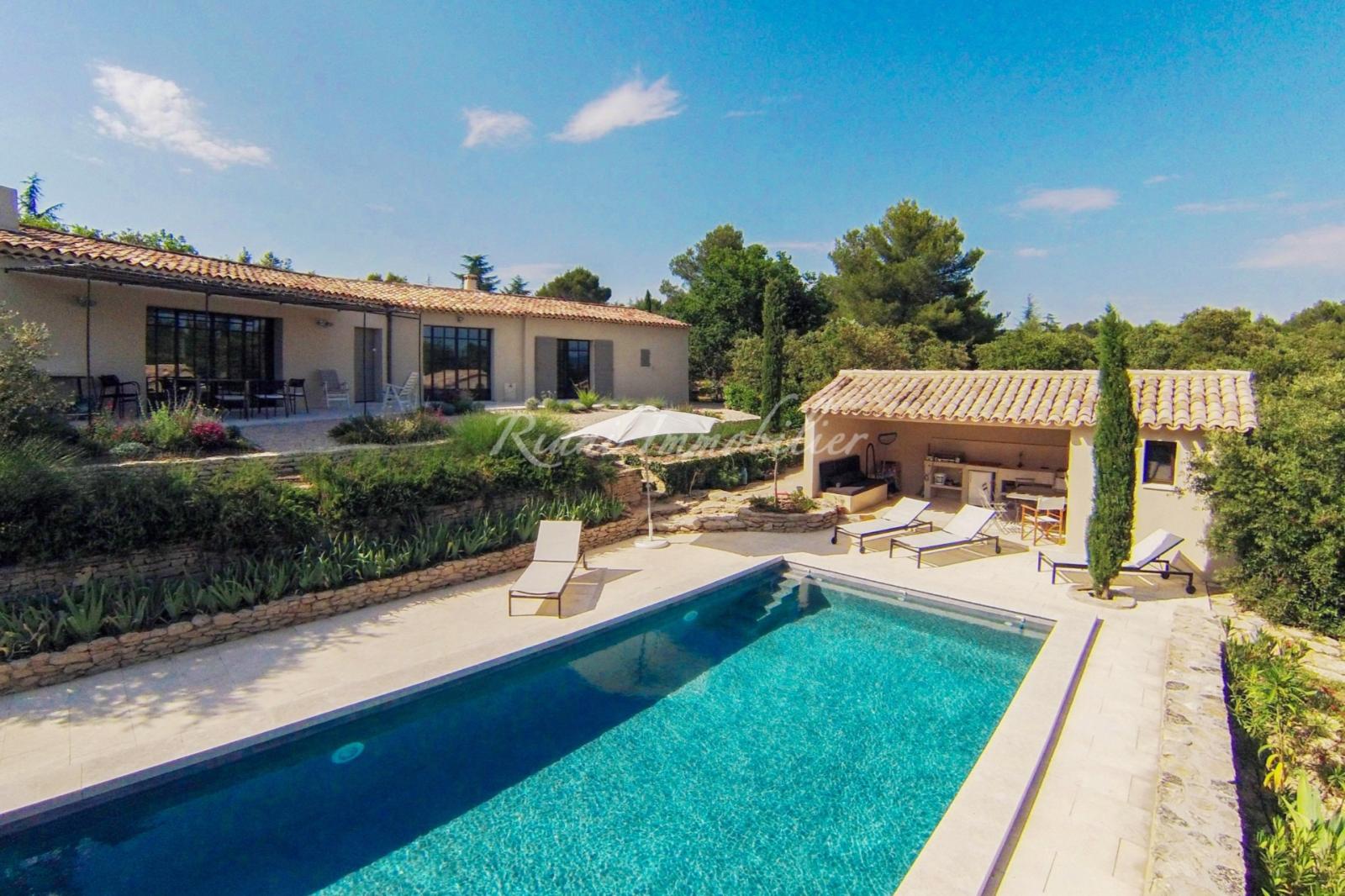 A vendre, Luberon, Cabrières d'Avignon, superbe Villa de plainpied avec piscine, poolhouse et