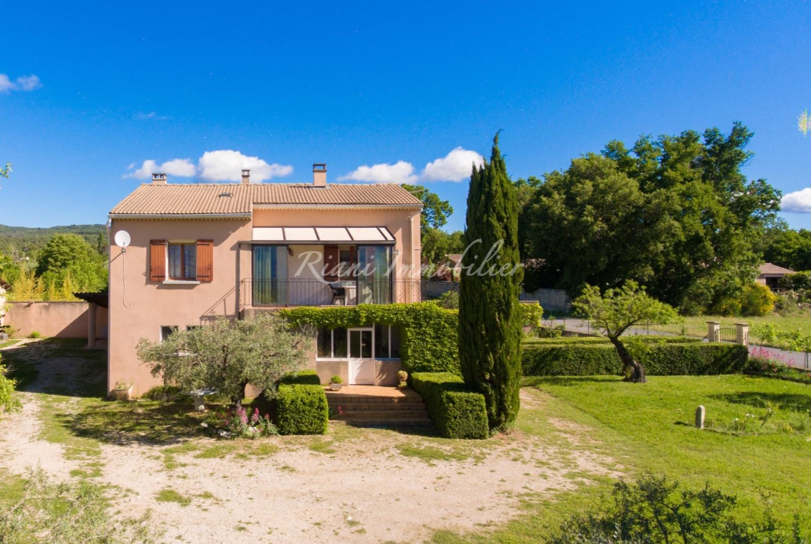 Maison 6 pièces 136 m² · à Cabrières d'Avignon · 136 m² · 434 600 €
