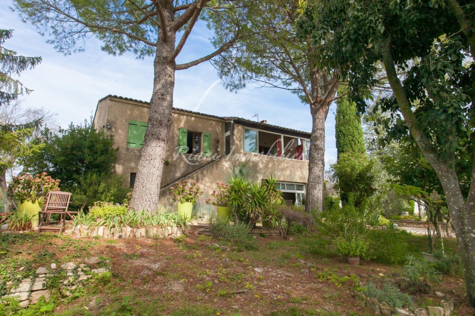 Maison 4 pièces 100 m² · à Cabrières-d'Avignon · 100 m² · 530 000 €