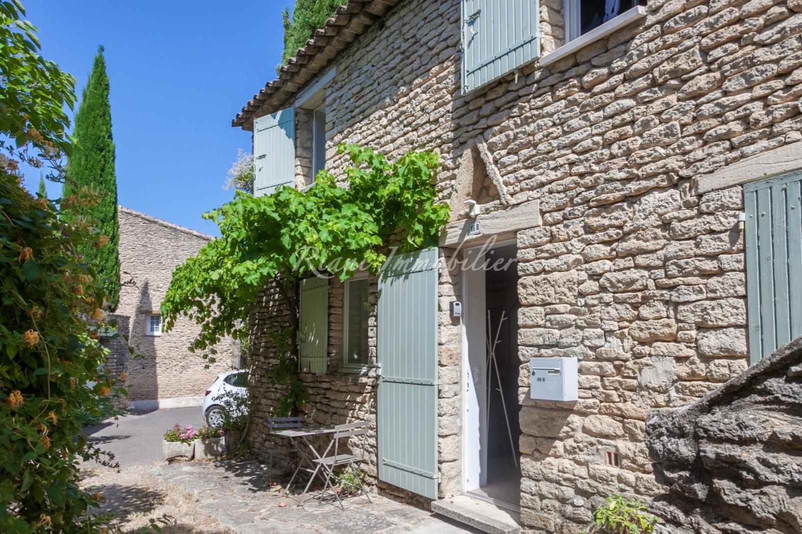 Maison 3 pièces 61 m² · à Cabrières-d'Avignon · 61 m² · 300 000 €