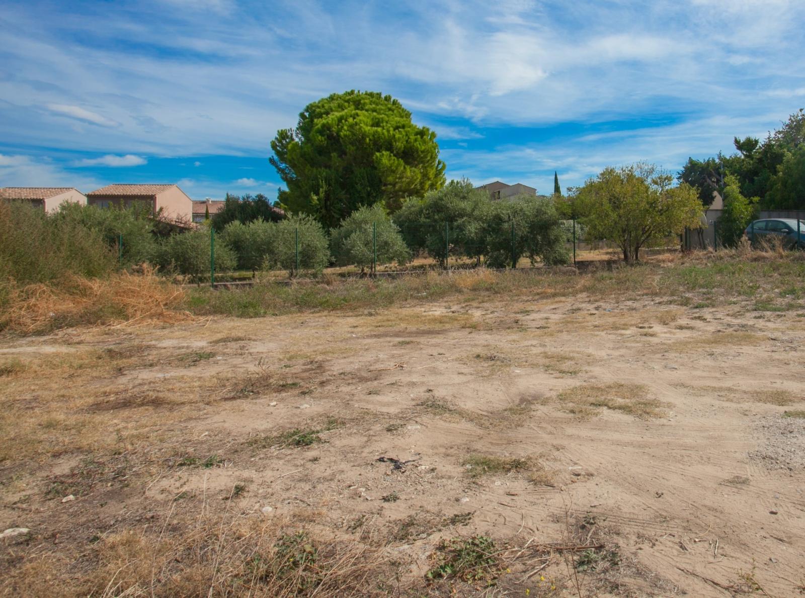 Terrain 430 m² · à Robion · 154 000 €