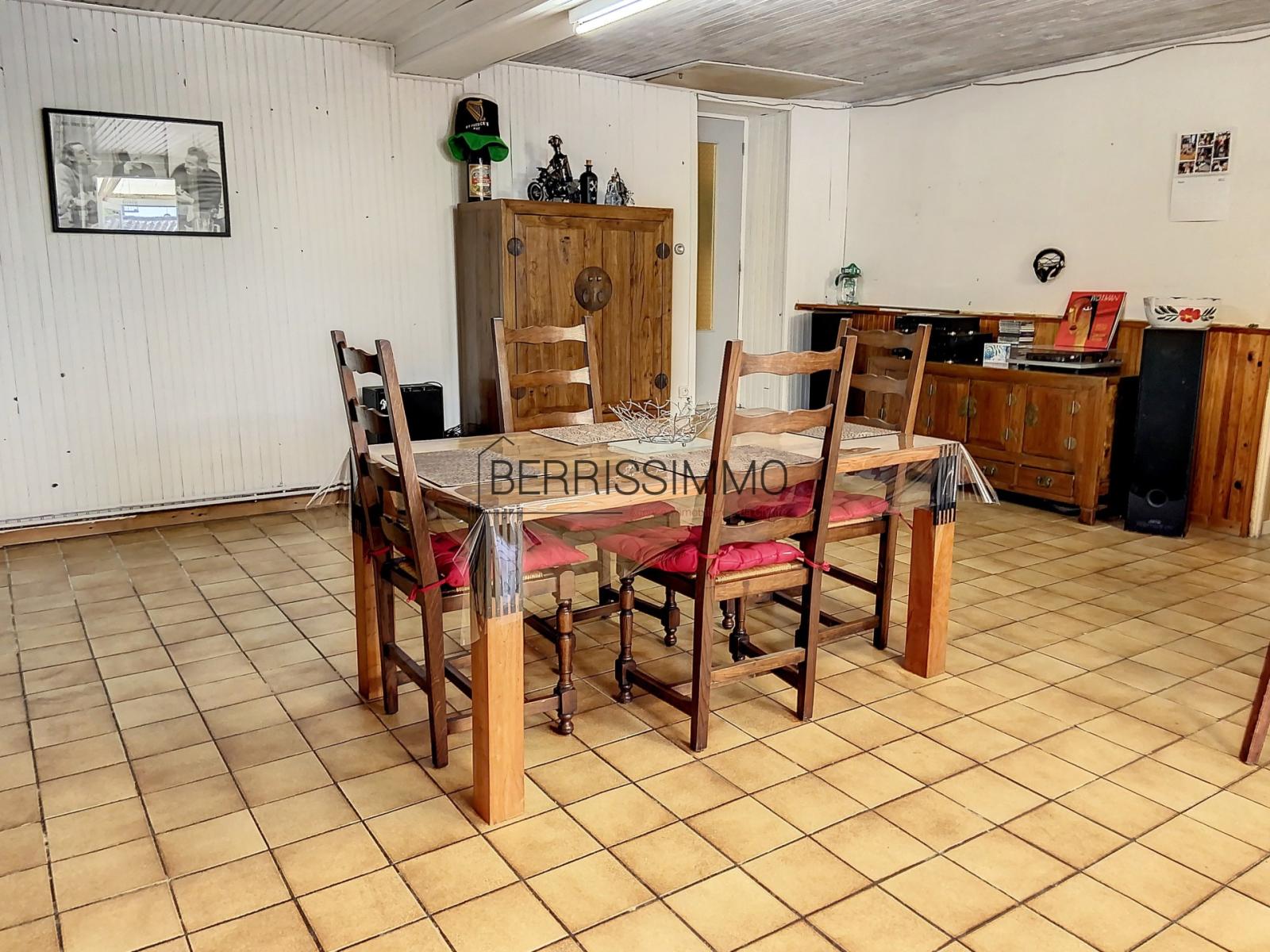 Maison 5 pièces (128 m²) à vendre à ST DENIS DE JOUHET à vendre ST