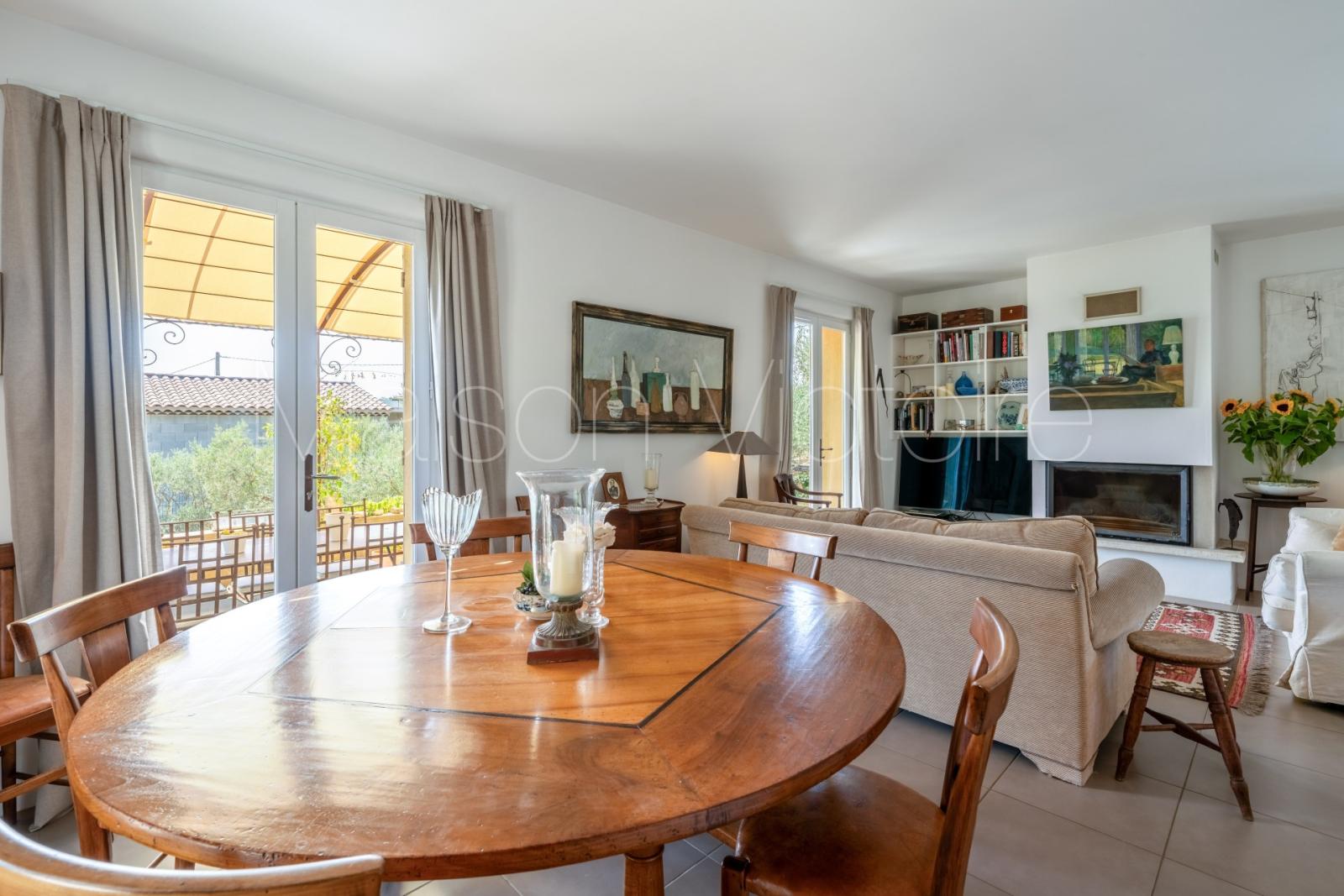 à vendre CABRIERES D AVIGNON Luberon, Maison Victoire Immobilier