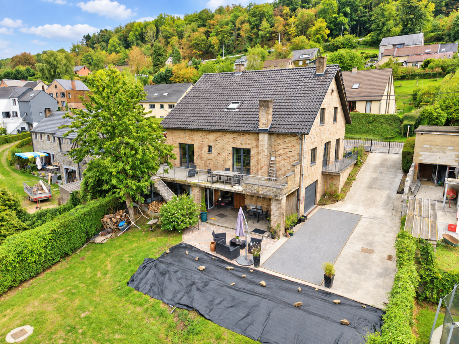 Lustin – Villa avec espace professionnel