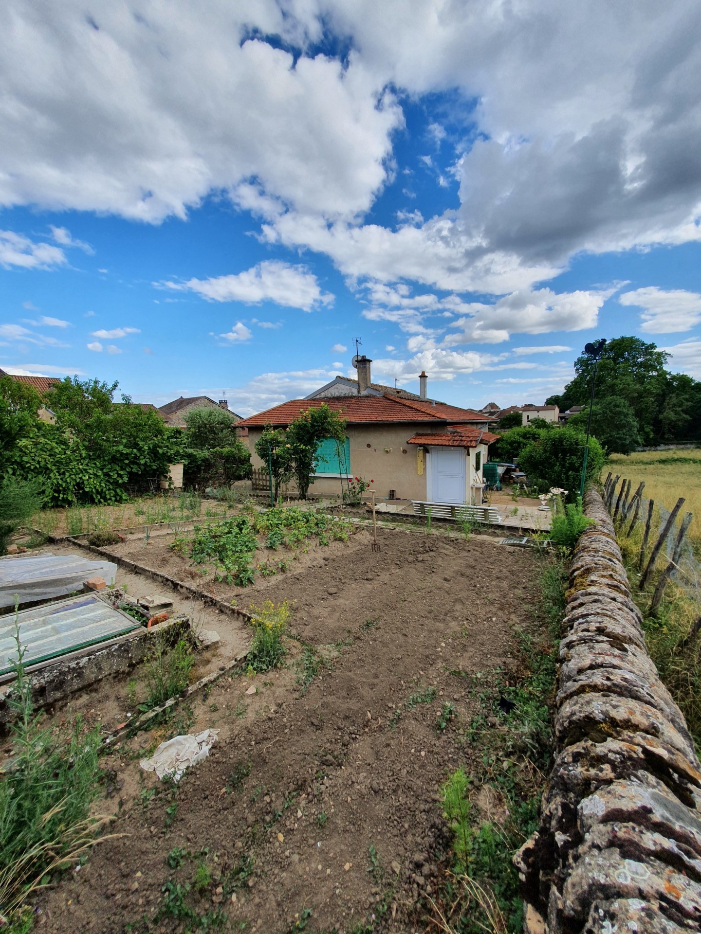 jolie maison de village avec jardin à vendre ST MARTIN BELLE ROCHE