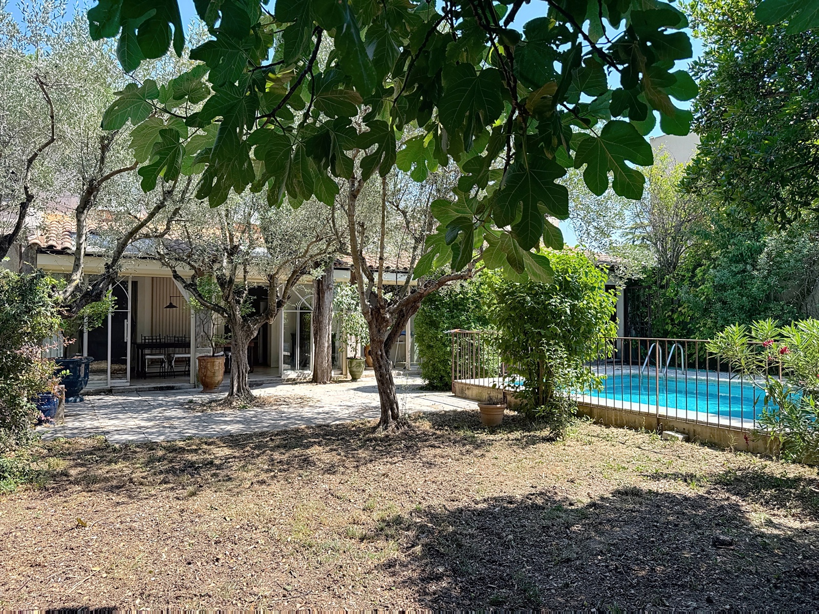 Maison 6 pièces 211 m² · à Avignon · 211 m² · 385 000 €