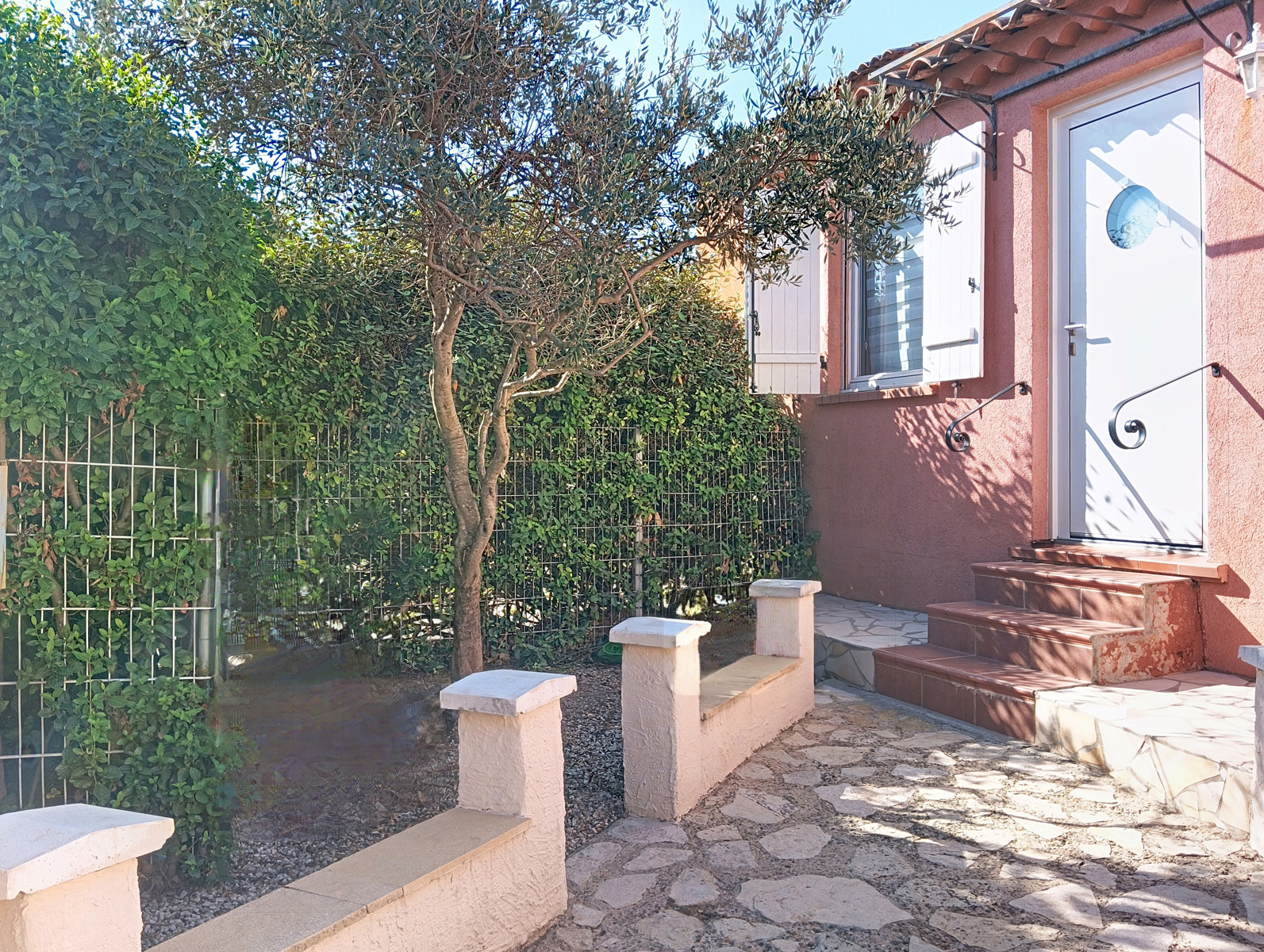Maison 5 pièces 90 m² · à Entraigues-sur-la-Sorgue · 90 m² · 295 000 €