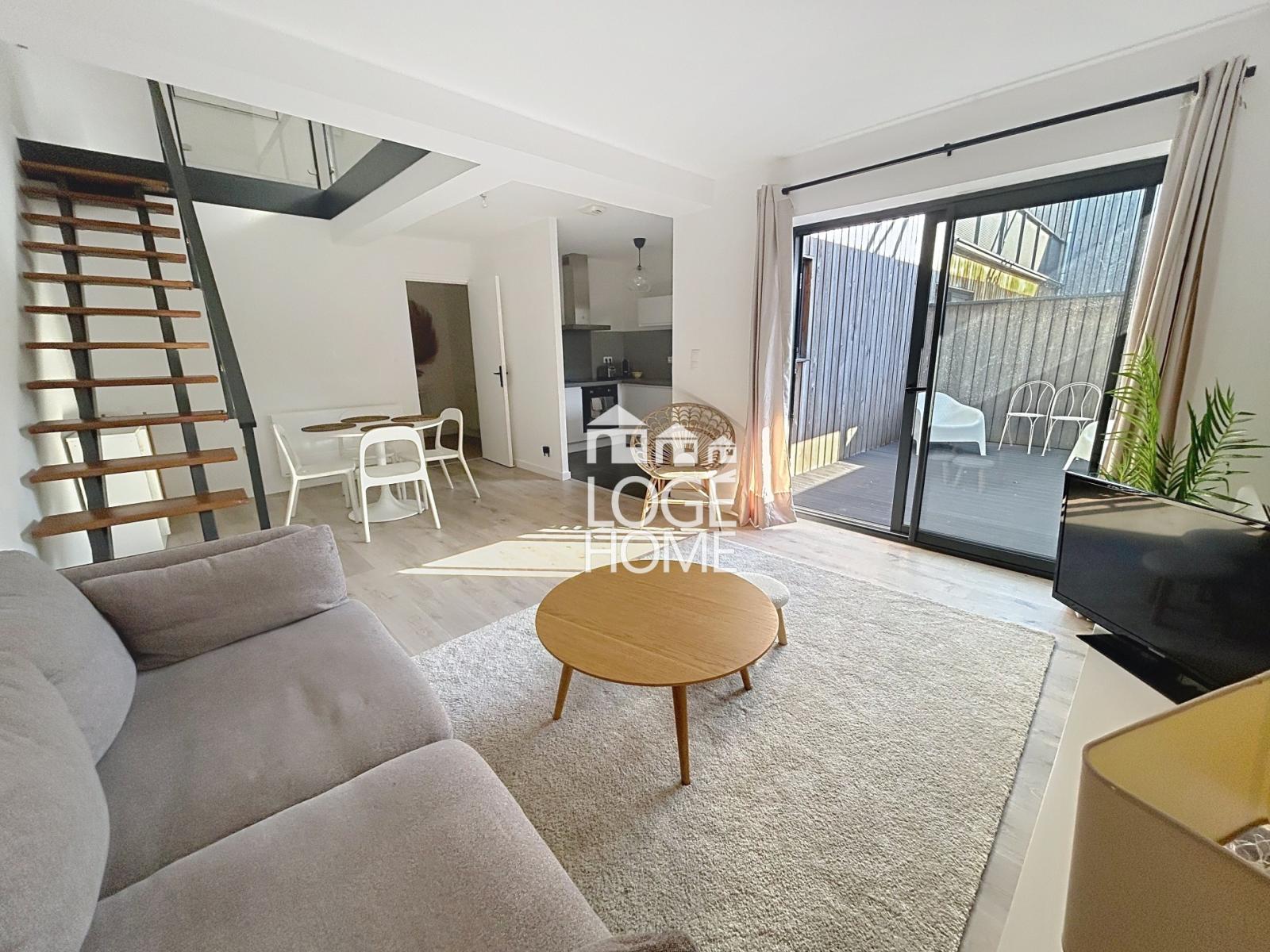 Appartement T3 + grande mezzanine et terrasse - Croix (59170)