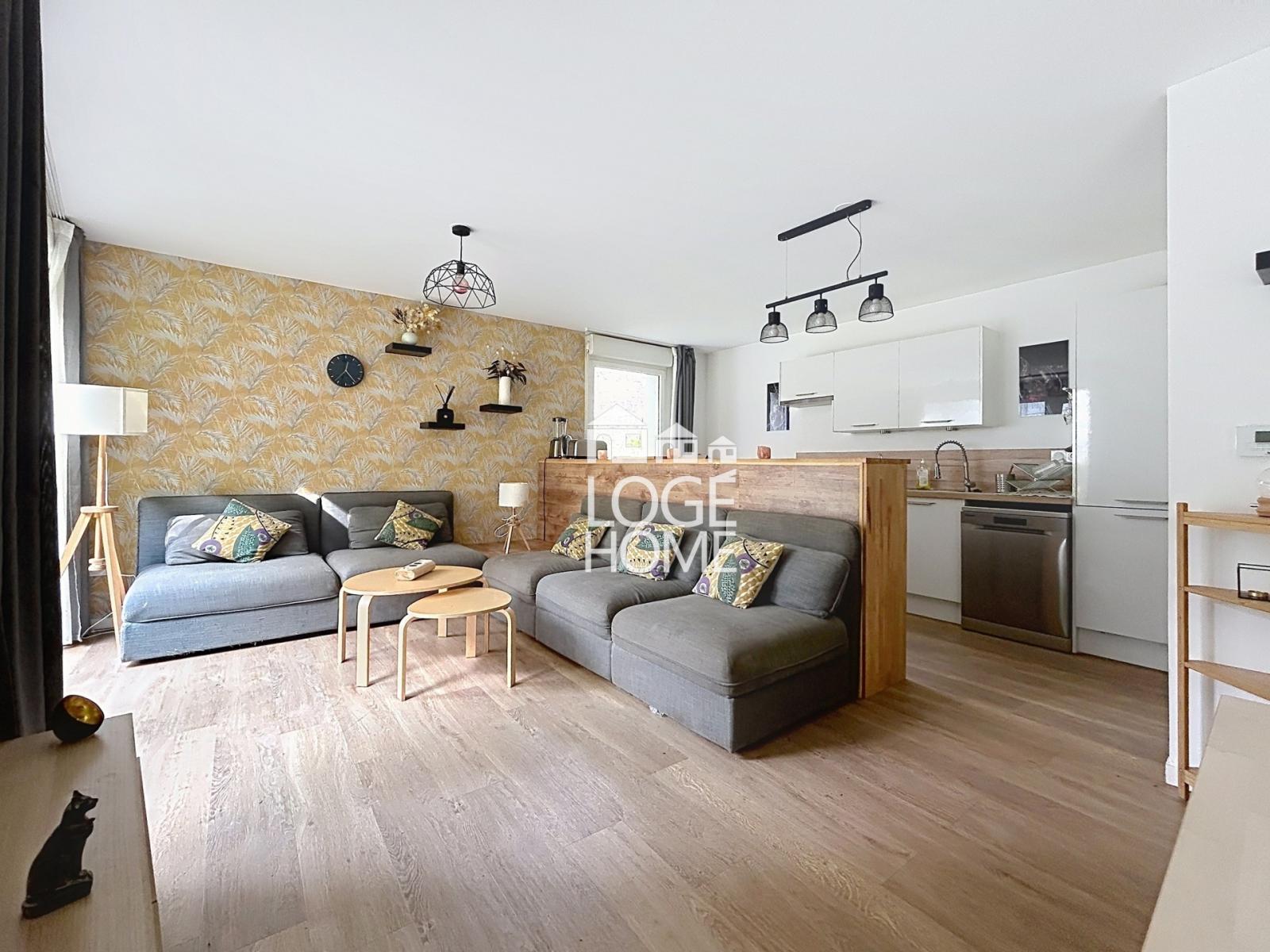 MAISON T4 semi individuel, 3chambres, jardin et un stationnement - Croix (59170)