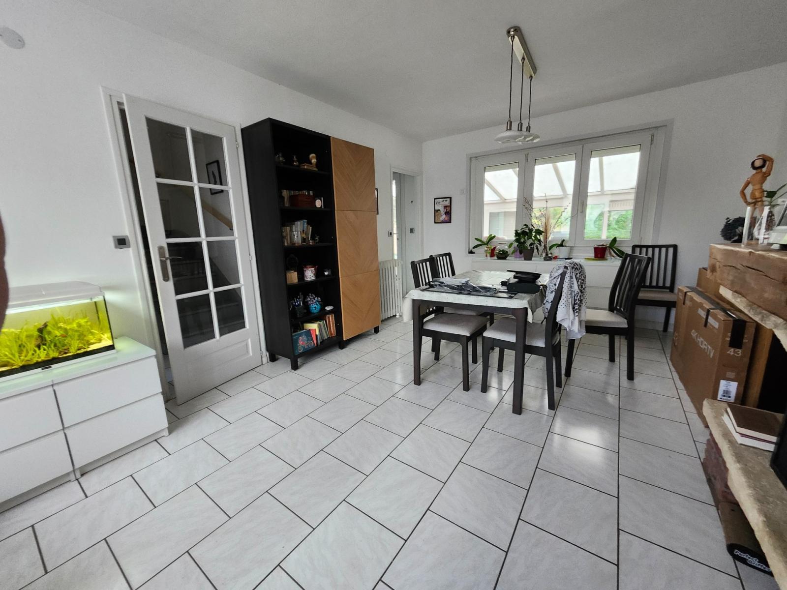 PROCHE GARE MAISON SEMI INDIVIDUELLE - 3 CHAMBRES - JARDIN - GARAGE - Dourges (62119)