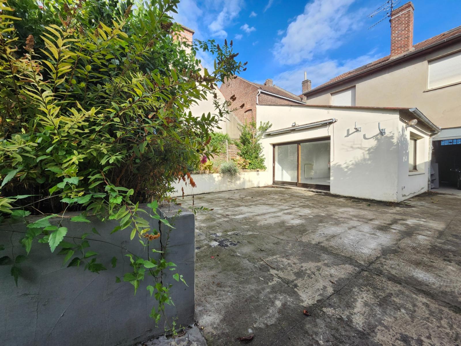Maison de 186 m² - 5 chambres - jardin - garage deux voitures - Billy Montigny (62420)