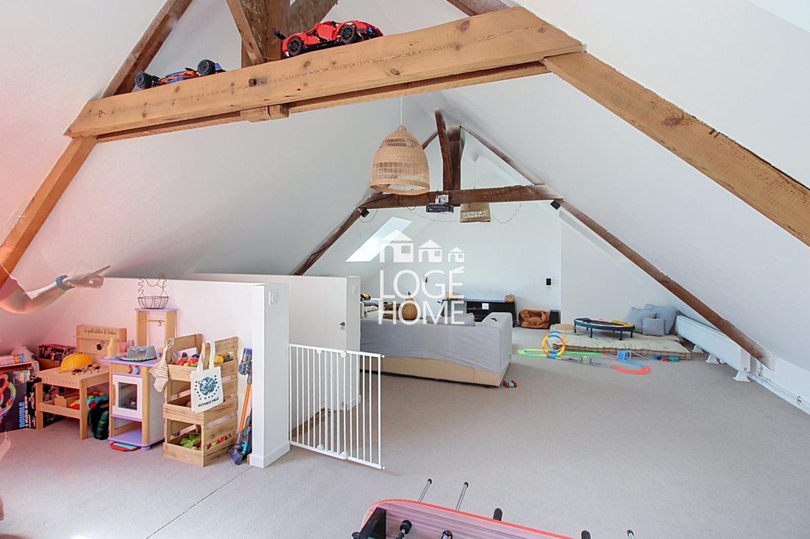 GRANDE MAISON DE FAMILLE +200 M2 HAB. Possible - Herlies (59134)