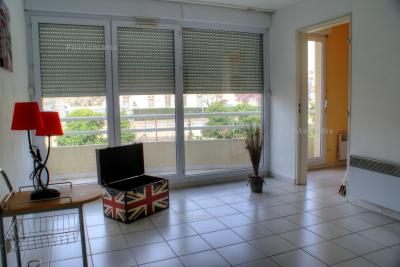 Nouveau, à vendre, quartier hopitaux fac à Montpellier T2 avec balcon et parking