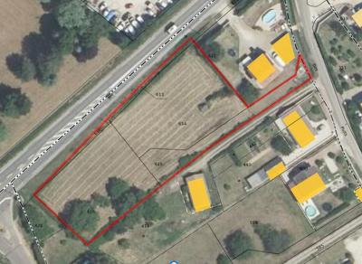Allériot - Terrain à bâtir de 3 840 m² et 159 m² de chemin d'accès depuis une impasse avec viabilités - ALLERIOT (71380)