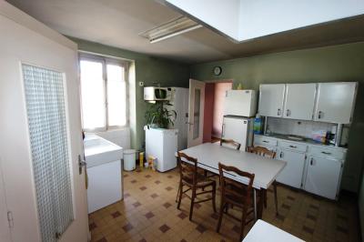 Villevieux (39 JURA), à vendre maison 4 chambres + bureau sur 965 m² de terrain., 