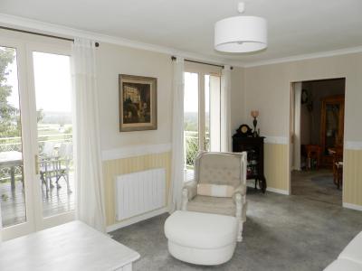 Secteur BRAINANS (39), à vendre maison 127 m² idéale passionnés équidés, terrain avec vue 14691 m²., 