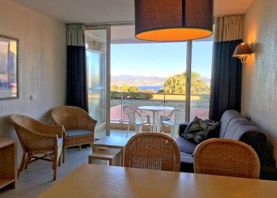Théoule sur Mer (06 Alpes Maritimes), à vendre appartement avec terrasse et vue mer, parking privé, 