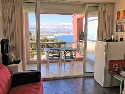 Théoule sur Mer (06 Alpes Maritimes), à vendre appartement rénové, vue mer, 2 terrasses, parking, 