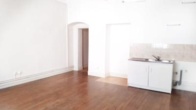 A vendre appartement 2 pièces en plein centre de Lons le Saunier., 