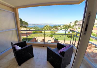 Théoule (06 Alpes Maritimes), à vendre appartement traversant avec vue mer panoramique & 2 terrasses, 