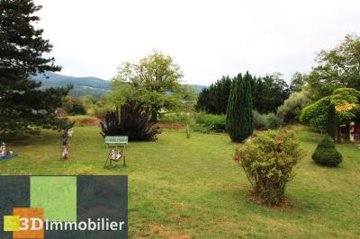 LONS-LE-SAUNIER SUD (Jura), à vendre GRANDE PROPRIETE de 4 chambres sur 1,5 hectares., 