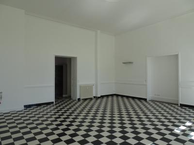 Dole, 39100, Appartement 92 m² plain pied, rez de jardin dans petite copro, 2 chambres, 