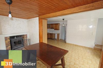 Proche Lons-le-Saunier (39 JURA), à vendre maison de village avec garage., 
