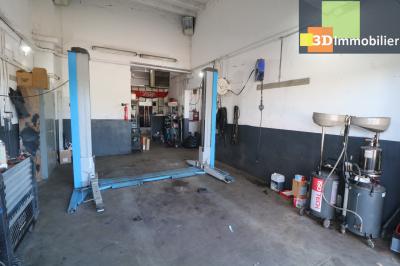 Chaussin, à vendre garage réparations automobile 366 m² avec station carburant + habitation 90 m² sur 2079 m² de terrain avec parking., 