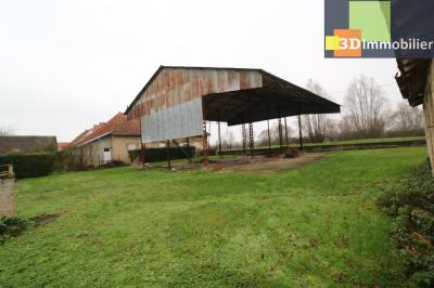 Secteur Chaussin (campagne) à vendre maison (ancienne ferme) 6 pièces, 160m² habitables, nombreuses dépendances, hangar sur 2070m² de terrain clos, 