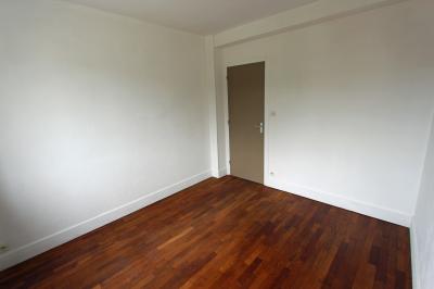 Dijon centre-ville, loue un grand appartement T3 de 75 m²., CH2
