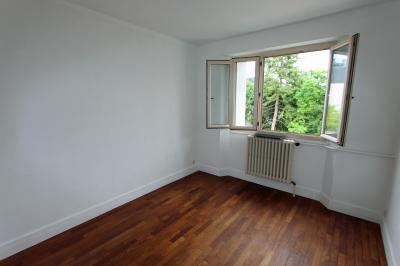 Dijon centre-ville, loue un grand appartement T3 de 75 m²., CH2