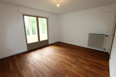 Dijon centre-ville, loue un grand appartement T3 de 75 m²., SEJOUR