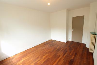 Dijon centre-ville, loue un grand appartement T3 de 75 m²., CH1