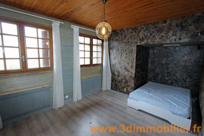 Secteur Clairvaux-les-Lacs (39 JURA), à vendre grande maison d’architecte sur 4689 m² de terrain., ETAGE 2 : CHAMBRE 5