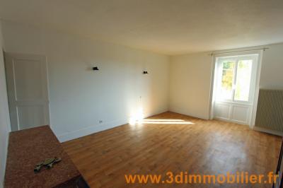 A louer secteur Villevieux au CALME, une maison avec 2 chambres, dépendances et jardin., CHAMBRE 2 - ETAGE