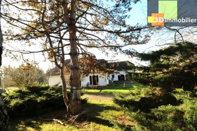 Dole à 15 minutes, dans village sympathique, vends belle et grande propriété avec gîte de 291m² + 55m² , 12 pièces, avec un terrain clos de 17700m² avec étang., 