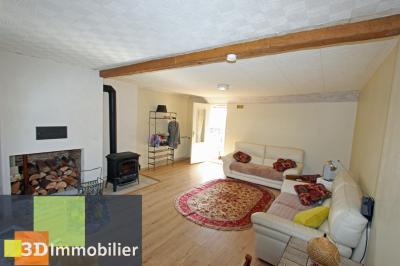 A louer BLETTERANS centre (39), une MAISON MEUBLEE de PLAIN-PIED, 2 CHAMBRES, GARAGE, TERRAIN, 